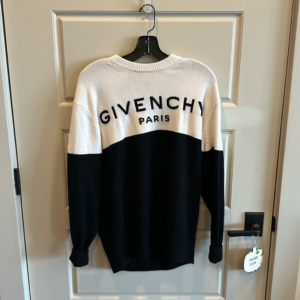 Givenchy Black and White Paris Logo Cashmere Sweater - Picture 6 of 12